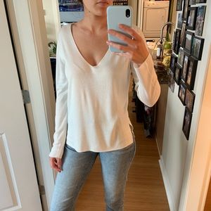H&M White v-neck sweater
